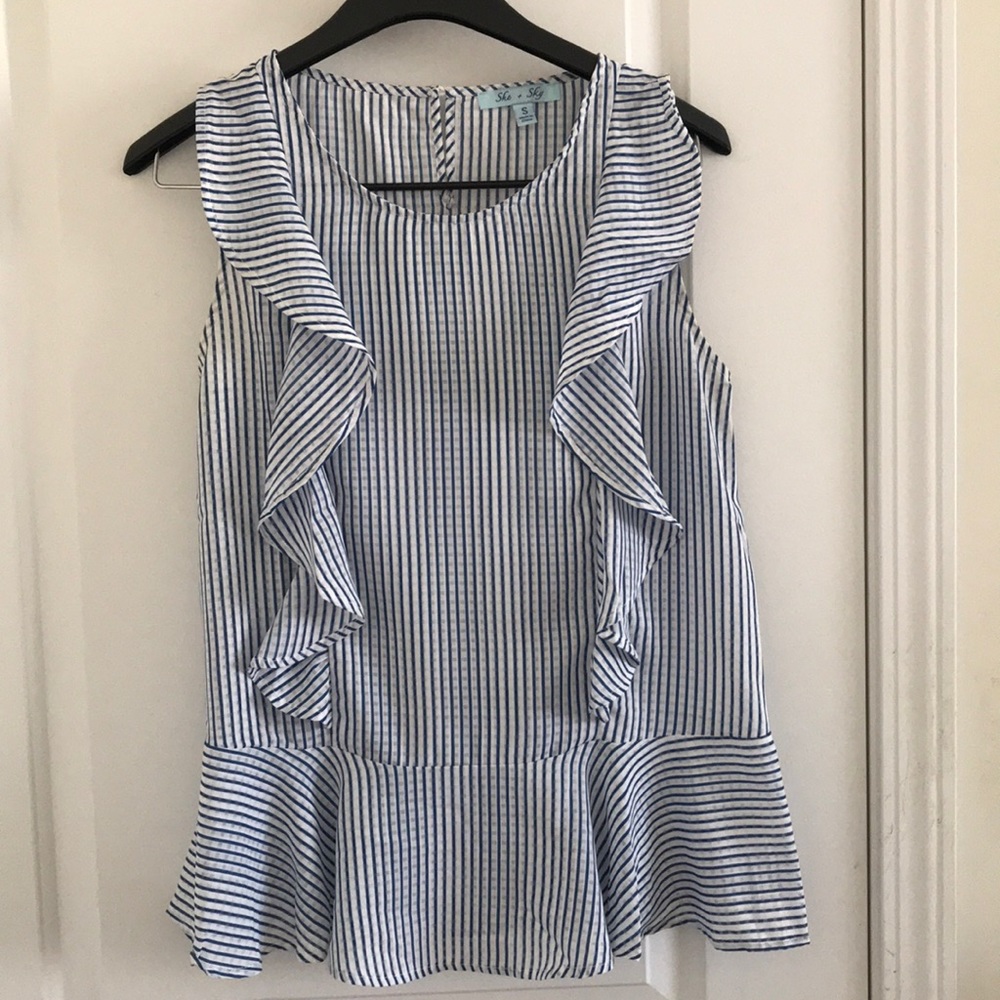 She + Sky Cute Sleeveless Ruffle Top View 2